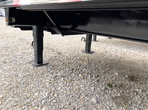 Air Ride Gooseneck Trailer With Hydraulic Dovetail